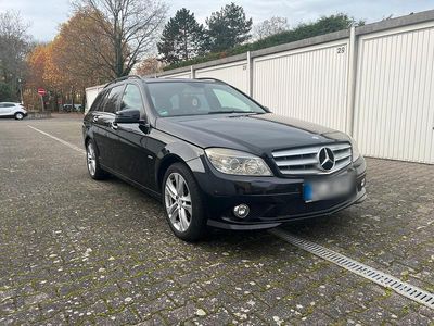 Gebraucht Mercedes C180 156 PS (114 kW) 2010 Schwarz Kombi