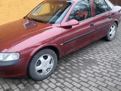 Gebraucht Opel Vectra 101 PS (74 kW) 1998 Limousine