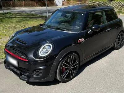 Używany Mini John Cooper Works 231 KM (169 kW) 2018 Czarny Hatchback