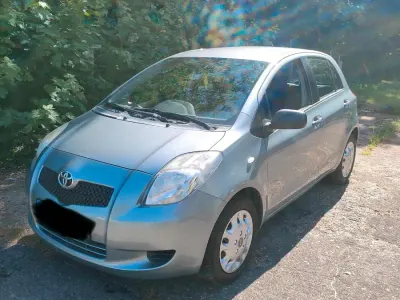 Gebraucht Toyota Yaris 69 PS (50 kW) 2008 Silber Kleinwagen