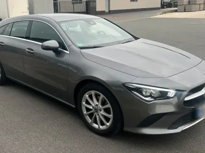Gebraucht Mercedes CLA180 Shooting Brake 136 PS (100 kW) 2021 Grau Kombi