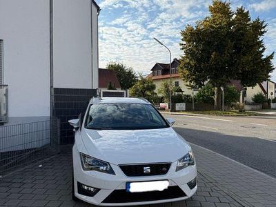 Weiß Gebraucht 2016 Seat Leon ST FR Kombi | 13.200 € (Fairer Preis)