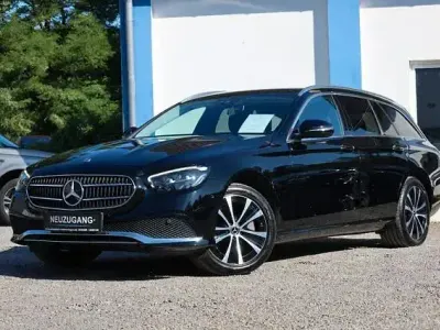 Gebraucht Mercedes E300 Avantgarde 122 PS (89 kW) 2022 Schwarz Kombi