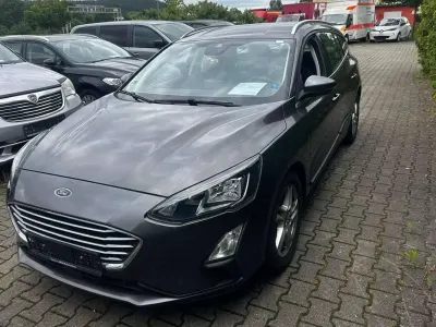 Gebraucht Ford Focus Cool & Connect 120 PS (88 kW) 2020 Grau Kombi