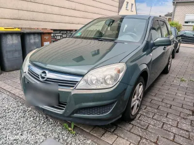 Gebraucht Opel Astra 140 PS (102 kW) 2009 Grün Kombi