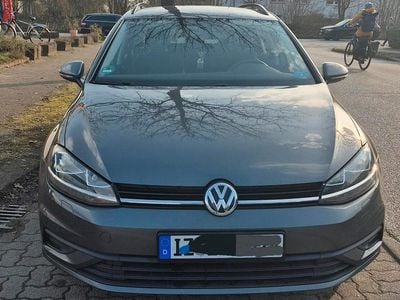 Gebraucht VW Golf VII 116 PS (85 kW) 2019 Grau Kombi