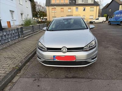 Gebraucht VW Golf VII Trendline 116 PS (85 kW) 2019 Limousine