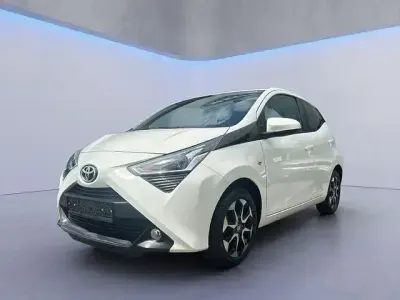 Gebraucht Toyota Aygo Connect Style 72 PS (52 kW) 2019 Weiss Kleinwagen