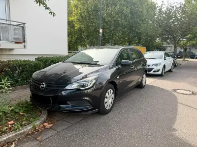 Gebraucht Opel Astra 95 PS (69 kW) 2016 Schwarz Kombi