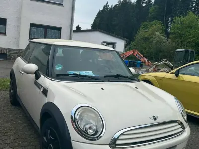 Usata Mini Cooper 75 CV (55 kW) 2010 Beige Utilitaria