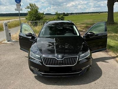 Gebraucht Skoda Superb Ambition 179 PS (131 kW) 2018 Schwarz Kombi