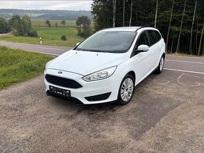 Gebraucht Ford Focus 100 PS (73 kW) 2016 Weiß Kombi