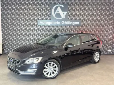 Gebraucht Volvo V60 Momentum 181 PS (133 kW) 2014 Schwarz Kombi
