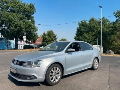 Gebraucht VW Jetta Comfortline 105 PS (77 kW) 2012 Silber Limousine