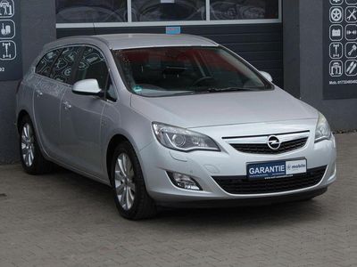 Gebraucht Opel Astra Innovation 125 PS (91 kW) 2012 Silber Kombi