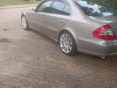 Gebraucht Mercedes E280 231 PS (169 kW) 2008 Grau Limousine
