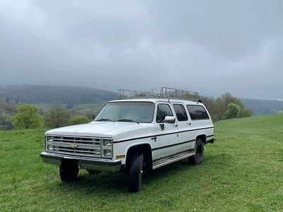 Begagnad Chevrolet Suburban 209 HK (153 kW) 1985 Vit SUV