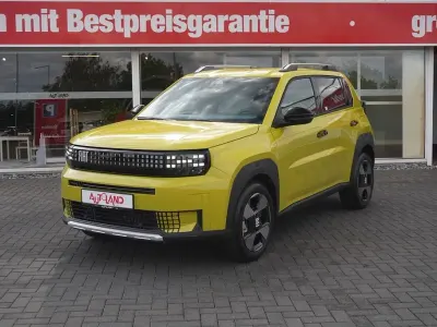 Neu Fiat Grande Panda La Prima 101 PS (74 kW) 2026 Gelb Kleinwagen