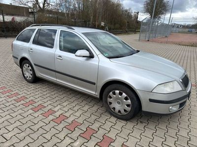 gebraucht Skoda Octavia *KOMBI*SERVO*KLIMA*RADIO*