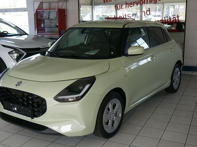 Neu Suzuki Swift Comfort 83 PS (61 kW) 2025 Grün Limousine