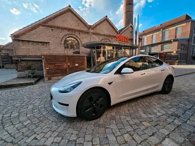 Second-hand Tesla Model 3 Standard Range Plus 208 kW (283 CP) 2022 Alb Berlinǎ