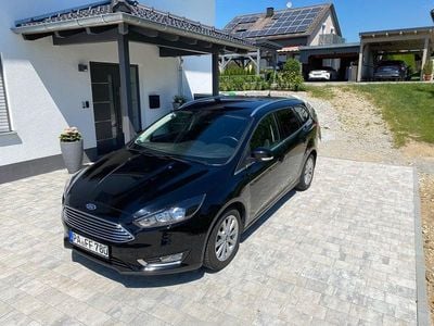 Gebraucht Ford Focus Titanium 125 PS (91 kW) 2017 Schwarz Kombi