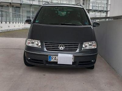 Grau Gebraucht 2008 VW Sharan Highline Van / Kleinbus | 6.890 €