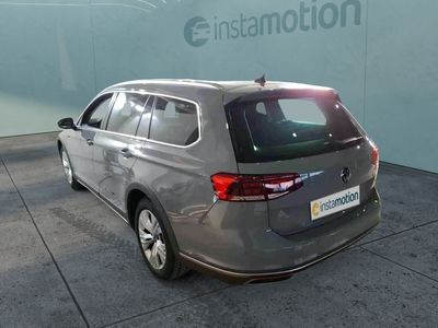 Grau Gebraucht 2023 VW Passat Alltrack Kombi | 35.820 € (Fairer Preis)