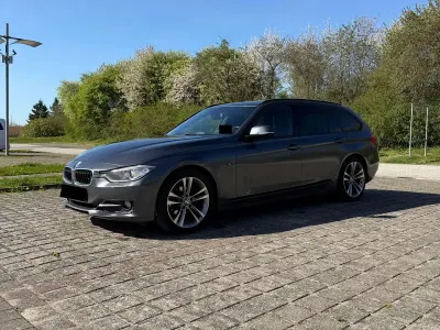 Gebraucht BMW 318 Sport Line 143 PS (105 kW) 2013 Grau Kombi