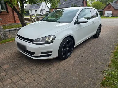 Gebraucht VW Golf VII Trendline 105 PS (77 kW) 2013 Weiß Limousine
