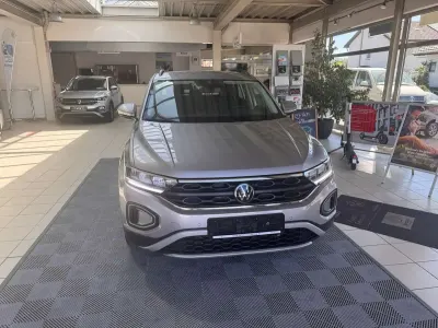Usata VW T-Roc Life 150 CV (110 kW) 2023 Argento SUV