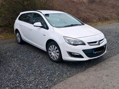 Gebraucht Opel Astra 131 PS (96 kW) 2013 Weiß Kombi