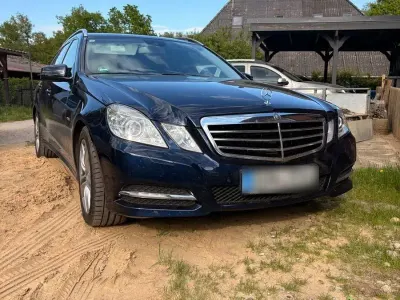 Używany Mercedes E300 231 KM (169 kW) 2011 Czarny Kombi