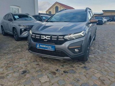 Grau Neu 2025 Dacia Jogger Extreme Van / Kleinbus | 20.950 € (Guter Preis)