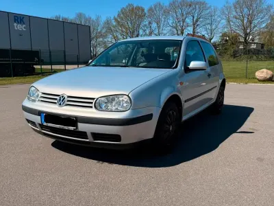 Gebraucht VW Golf IV 100 PS (73 kW) 1999 Weiß Kleinwagen