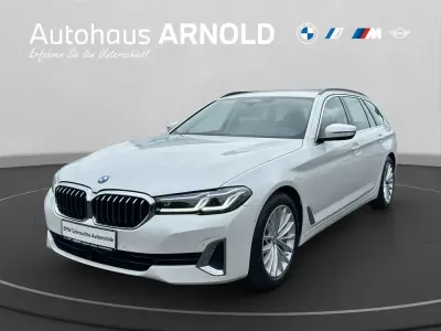 Gebraucht BMW 530 Luxury Line 286 PS (210 kW) 2023 Mineralweiß Kombi