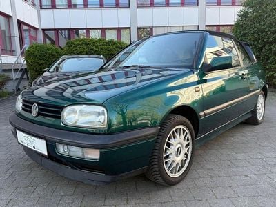 Usata VW Golf 90 CV (66 kW) 1995 Verde Cabrio