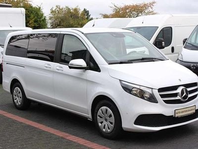 Mercedes V220