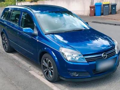 Używany Opel Astra 106 KM (77 kW) 2005 Niebieski Kombi