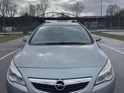 Gebraucht Opel Astra 101 PS (74 kW) 2011 Grau Kombi