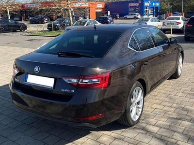Gebraucht Skoda Superb Style 179 PS (131 kW) 2016 Braun Limousine