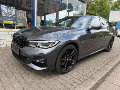 Gebraucht BMW 330 M Sport 184 PS (135 kW) 2022 Grau Kombi