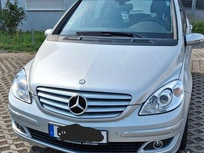 Gebraucht Mercedes B200 140 PS (102 kW) 2007 Silber Van / Kleinbus