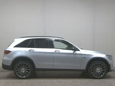 Second-hand Mercedes GLC300e AMG line 320 CP (235 kW) 2021 Argintiu SUV