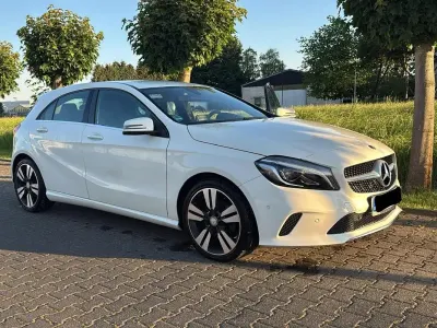 Gebraucht Mercedes A200 136 PS (100 kW) 2016 Weiß Kleinwagen