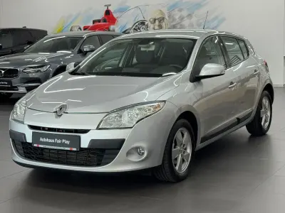 Gebraucht Renault Mégane III Dynamique 131 PS (96 kW) 2011 Silber Limousine