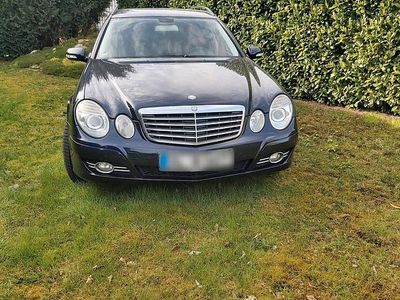 Usata Mercedes E220 Classic 170 CV (125 kW) 2006 Blu Station wagon