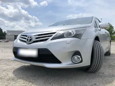 Gebraucht Toyota Avensis T2 177 PS (130 kW) 2012 Silber Kombi