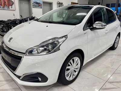 Usata Peugeot 208 Style 83 CV (61 kW) 2018 Bianco Utilitaria