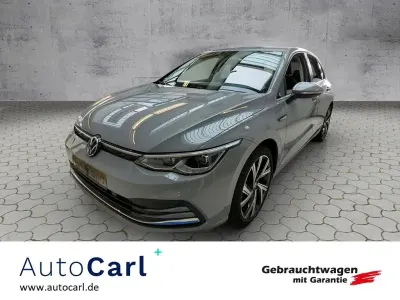 Gebraucht VW Golf VIII Style 131 PS (96 kW) 2024 Mondsteingrau Limousine